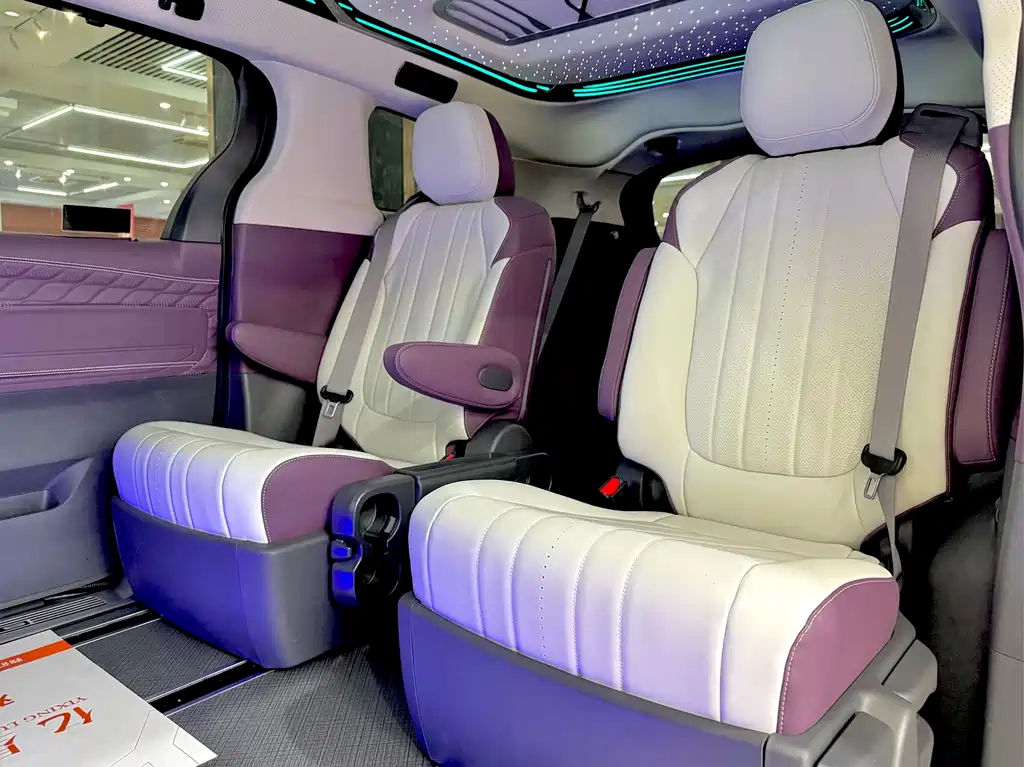 Toyota Toyota Sienna 2023 2.5L Hybrid LE 2024 - thumbnail 8