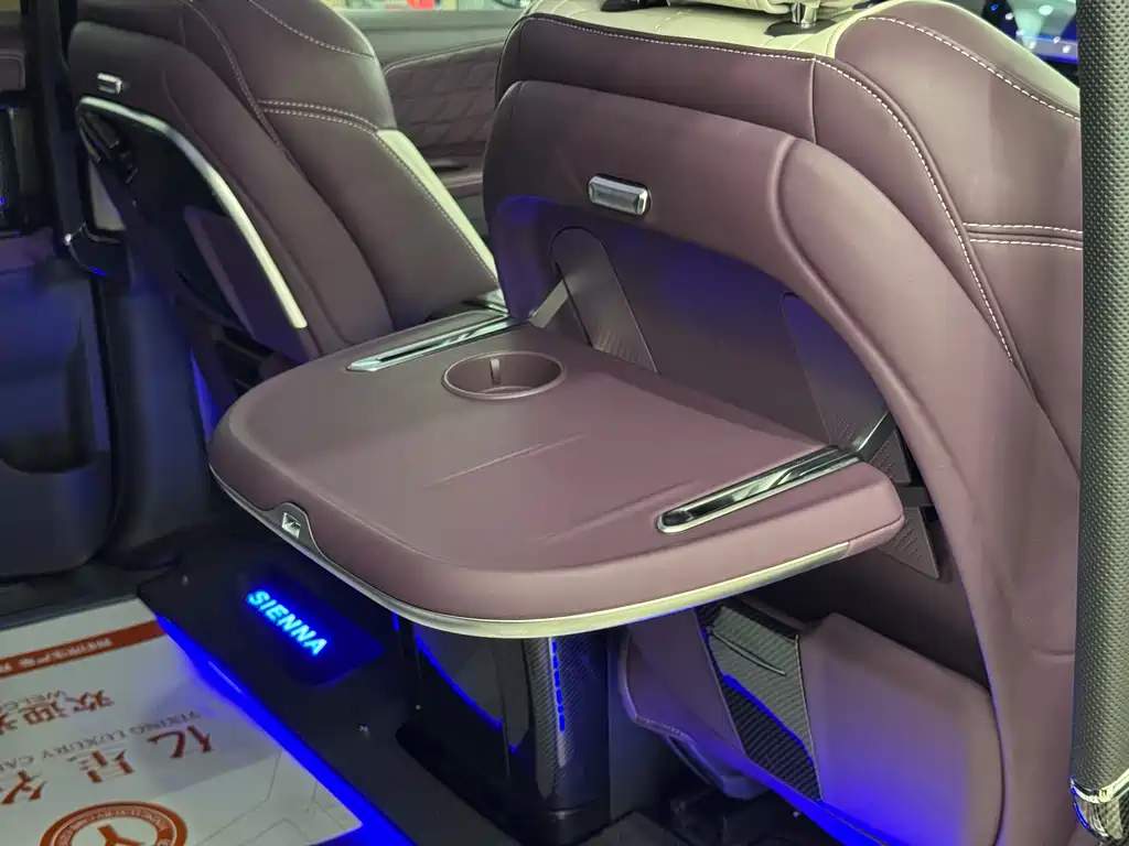 Toyota Toyota Sienna 2023 2.5L Hybrid LE 2024 - thumbnail 13