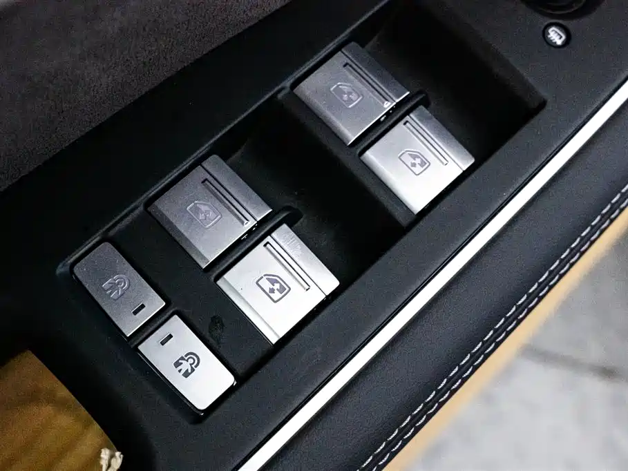Audi Audi A8 2025 A8L 50 TFSI quattro Premium Selection 2026 - thumbnail 18