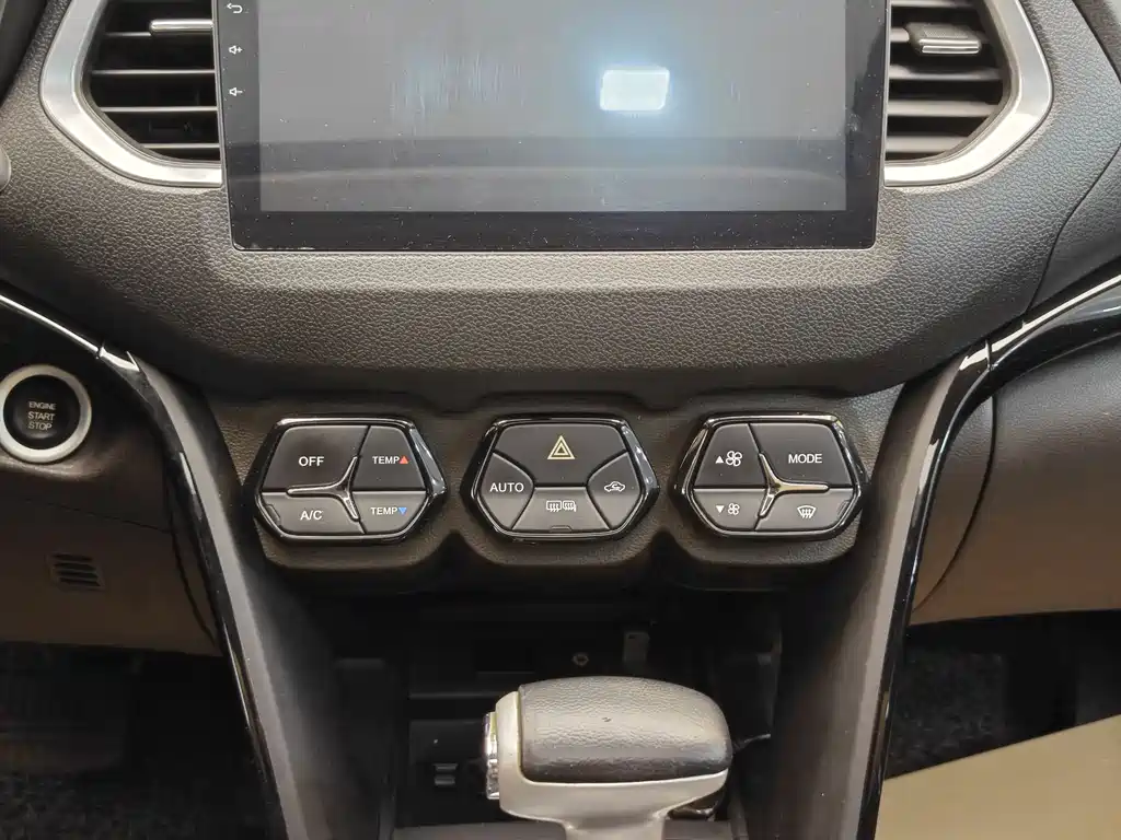 GAC Trumpchi GAC Trumpchi GS4 2017 235T Automatic 2WD Luxury SmartLink Edition 2019 - thumbnail 16