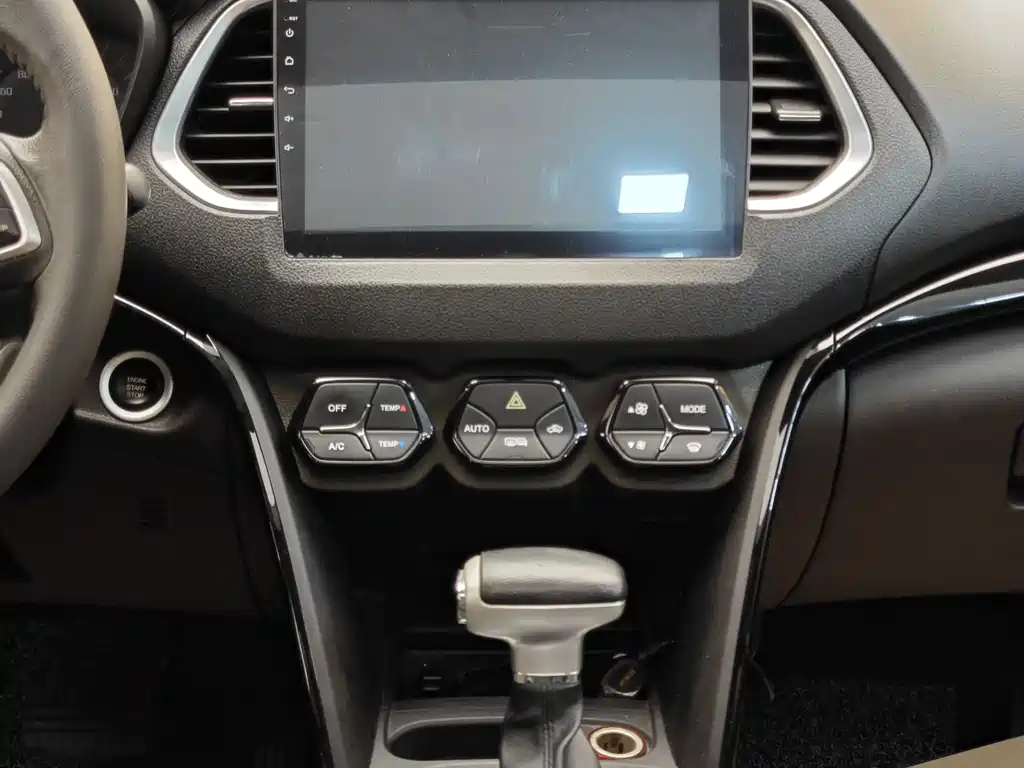 GAC Trumpchi GAC Trumpchi GS4 2017 235T Automatic 2WD Luxury SmartLink Edition 2019 - thumbnail 18