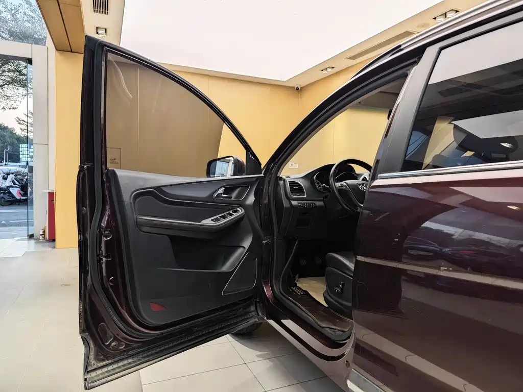 Baojun Baojun 560 2015 1.8L Manual Luxury Edition 2015 - thumbnail 7