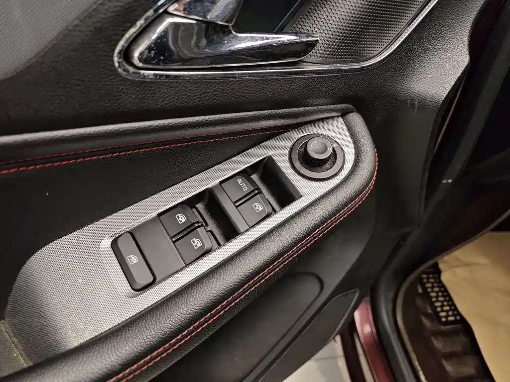 Baojun Baojun 560 2015 1.8L Manual Luxury Edition 2015 - thumbnail 9