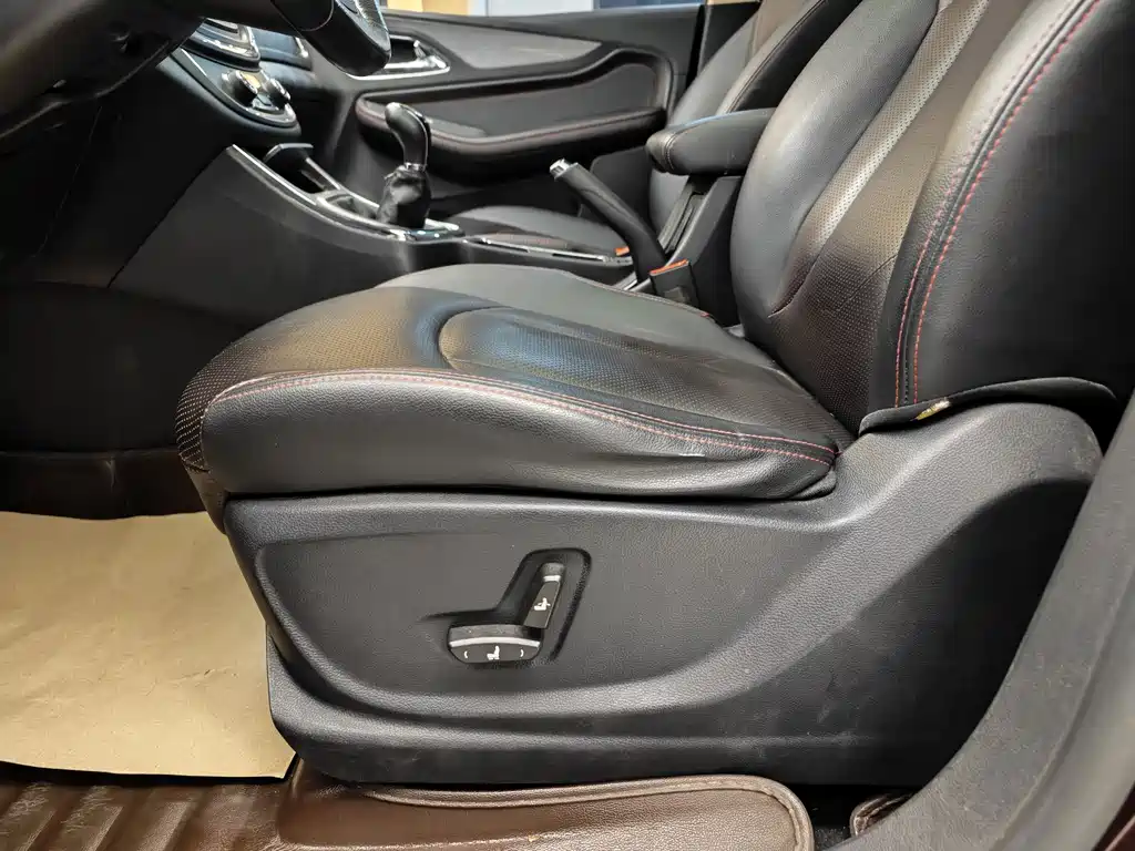 Baojun Baojun 560 2015 1.8L Manual Luxury Edition 2015 - thumbnail 10