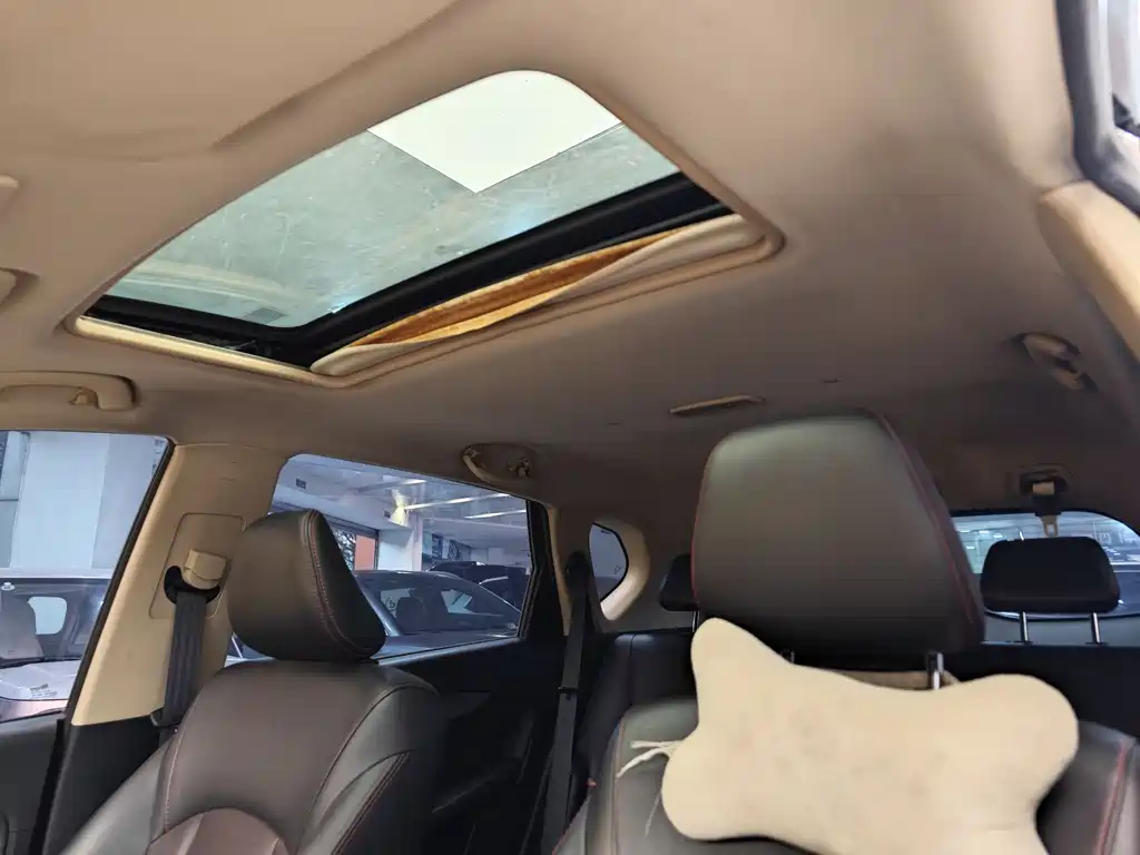 Baojun Baojun 560 2015 1.8L Manual Luxury Edition 2015 - thumbnail 12