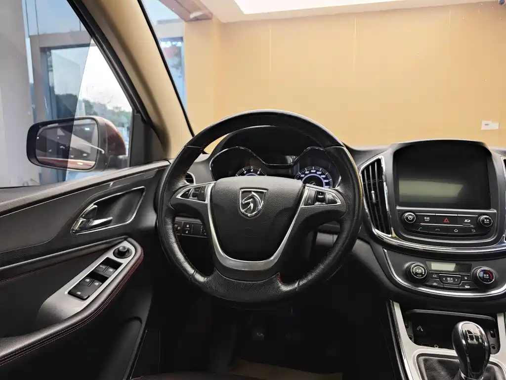 Baojun Baojun 560 2015 1.8L Manual Luxury Edition 2015 - thumbnail 14