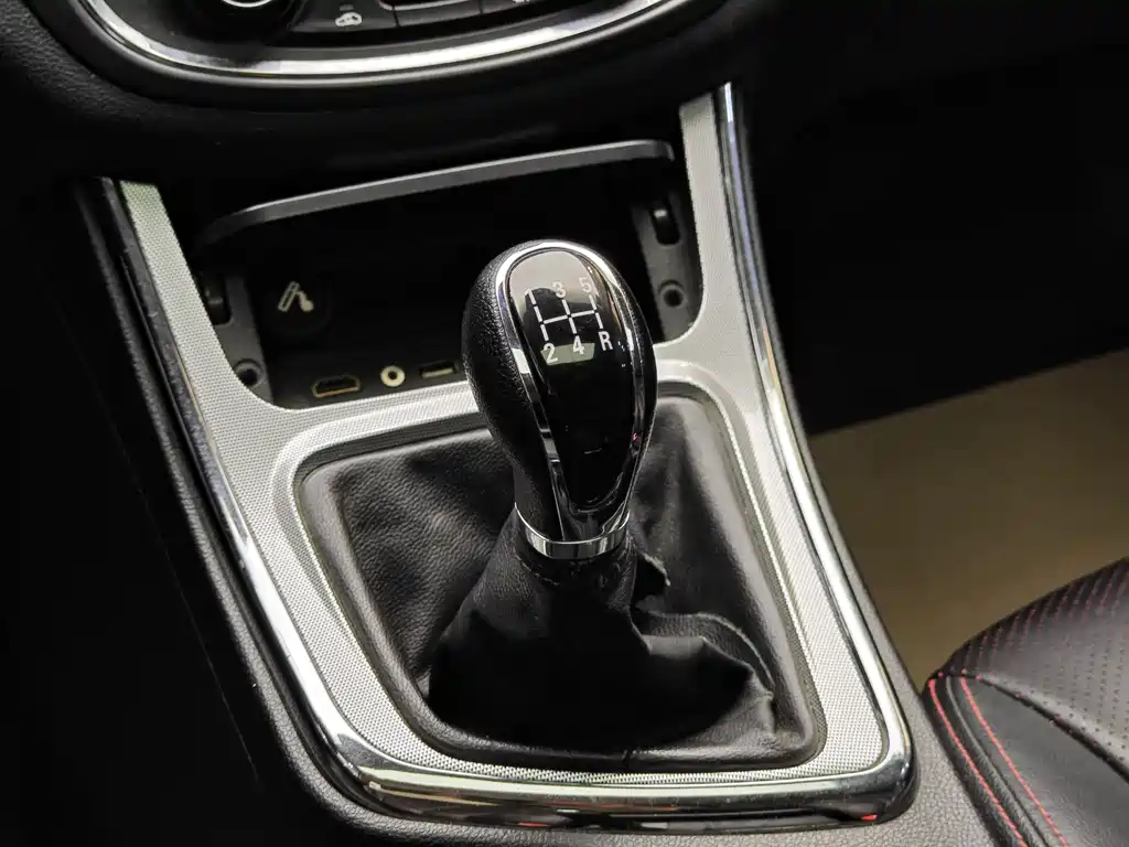 Baojun Baojun 560 2015 1.8L Manual Luxury Edition 2015 - thumbnail 17