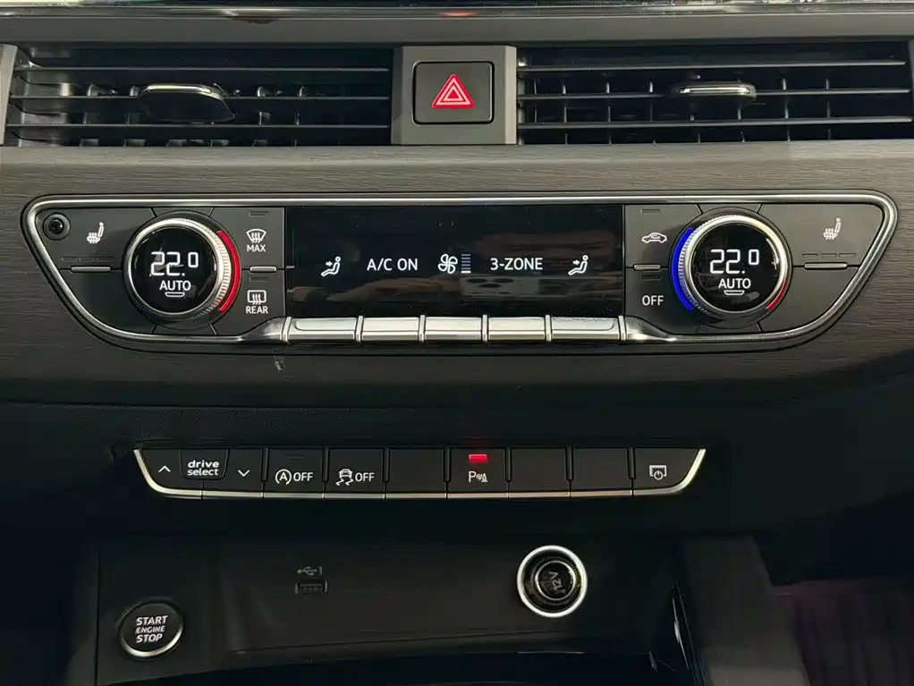 Audi Audi A4L 2024 40 TFSI Luxury Dynamic Model 2024 - thumbnail 9