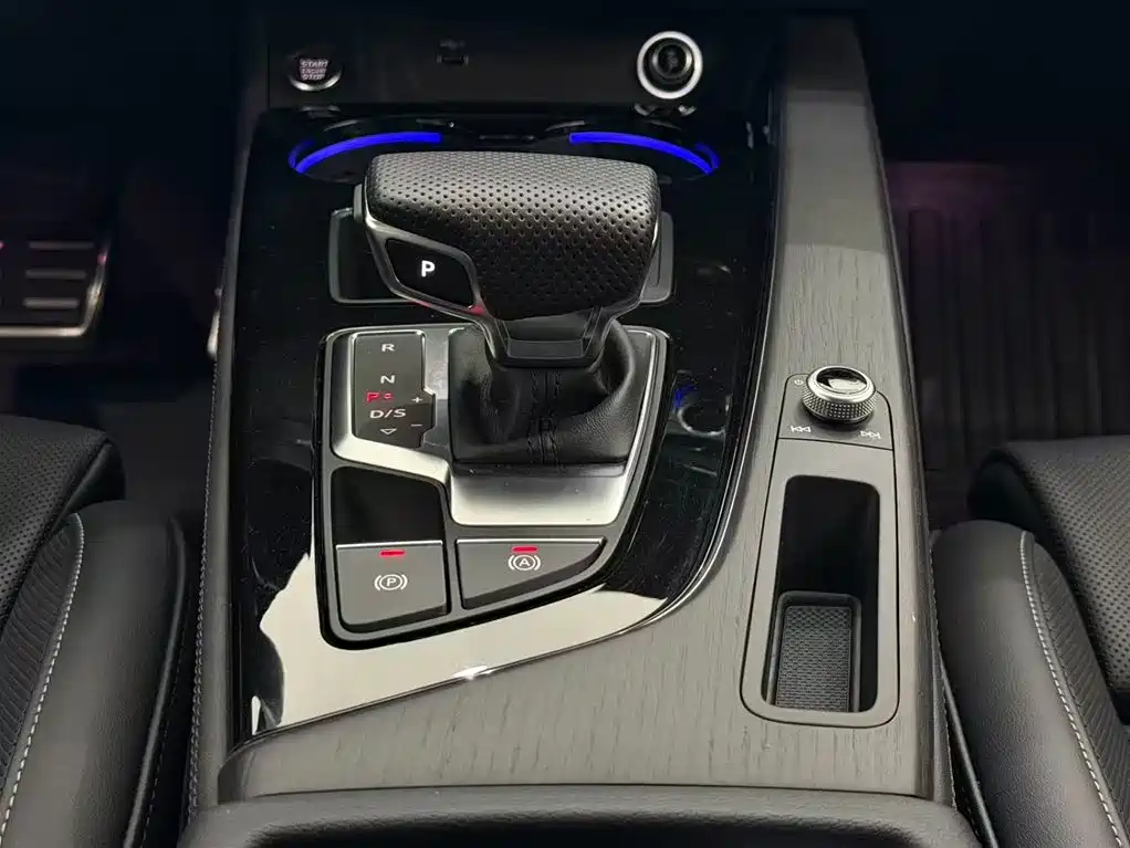 Audi Audi A4L 2024 40 TFSI Luxury Dynamic Model 2024 - thumbnail 10