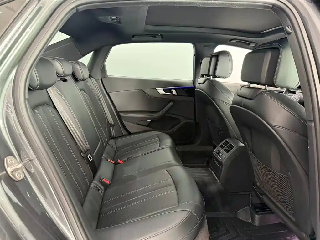 Audi Audi A4L 2024 40 TFSI Luxury Dynamic Model 2024 - thumbnail 20