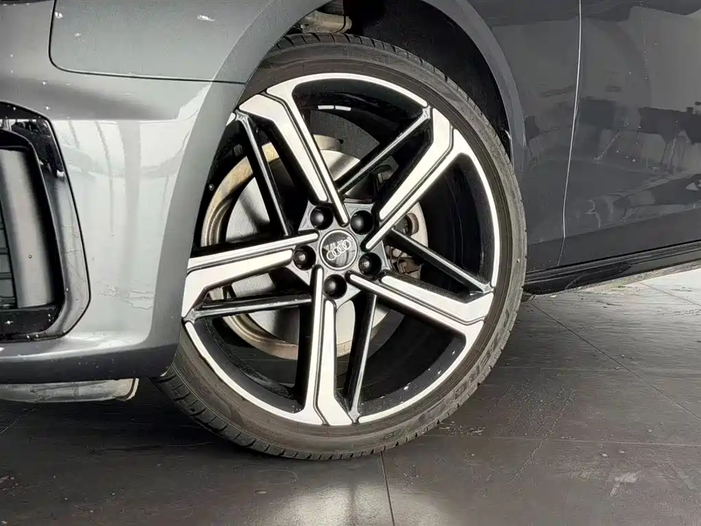 Audi Audi A4L 2024 40 TFSI Luxury Dynamic Model 2024 - thumbnail 24