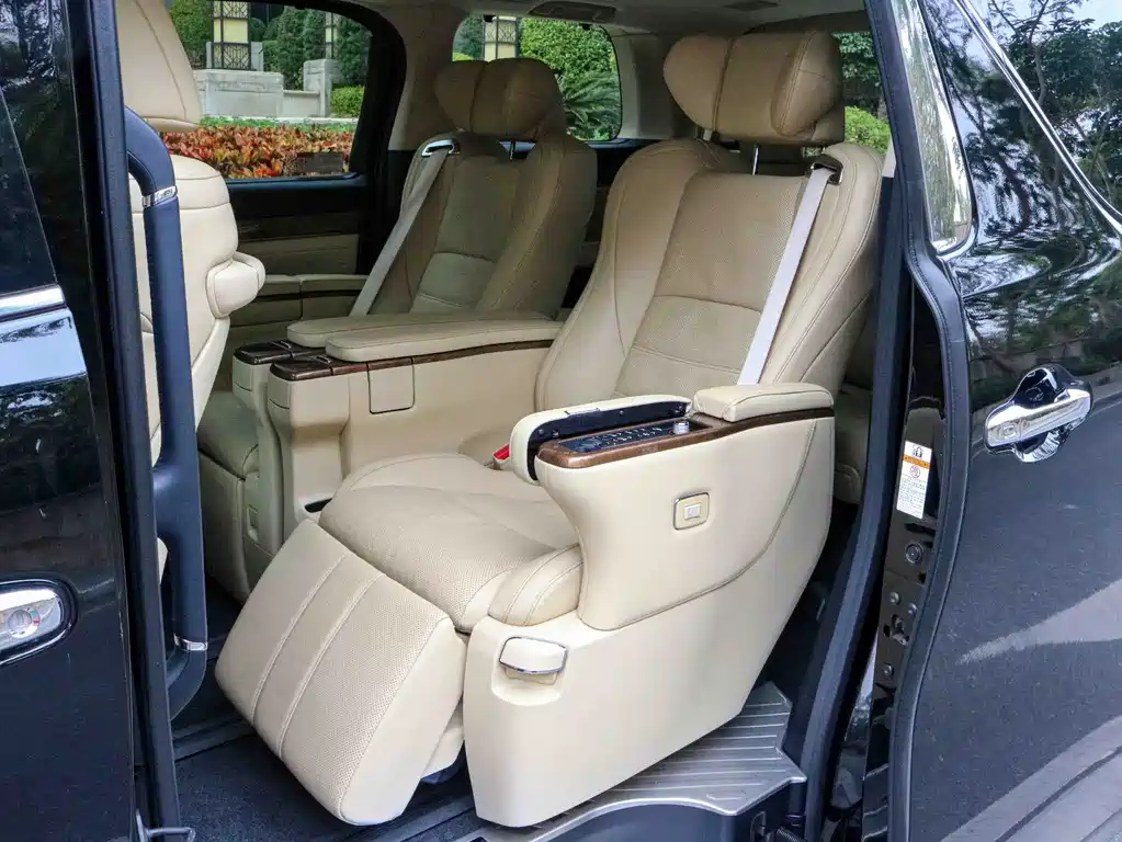 Toyota Alphard 2018 3.5L Executive Version 2018 - thumbnail 10