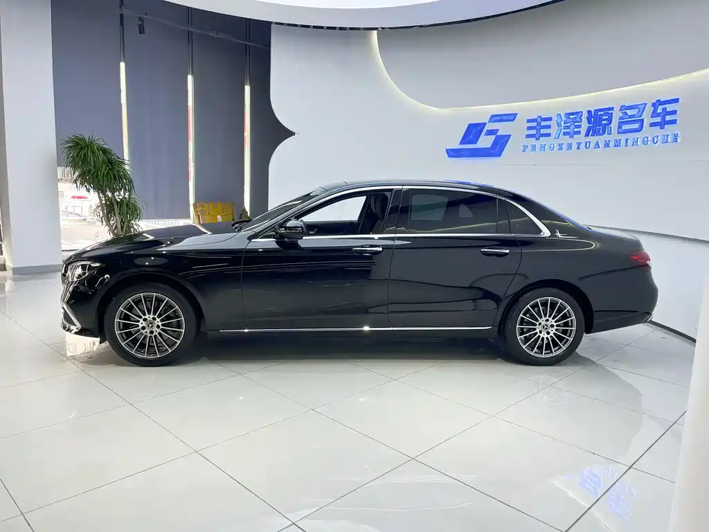 Mercedes-Benz Mercedes-Benz E-Class 2023 Model Year Facelift E 260 L 2023 - thumbnail 2
