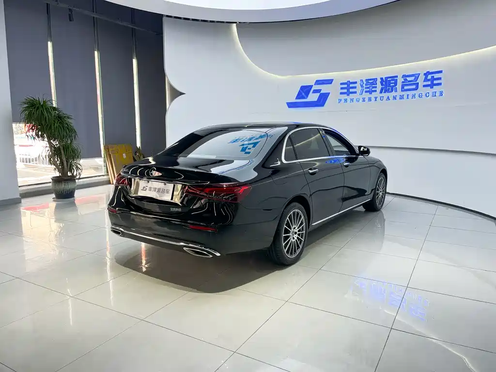 Mercedes-Benz Mercedes-Benz E-Class 2023 Model Year Facelift E 260 L 2023 - thumbnail 3