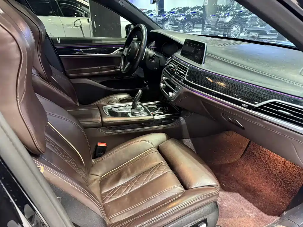 BMW BMW 7 Series 2021 730Li M Sport Package 2021 - thumbnail 14