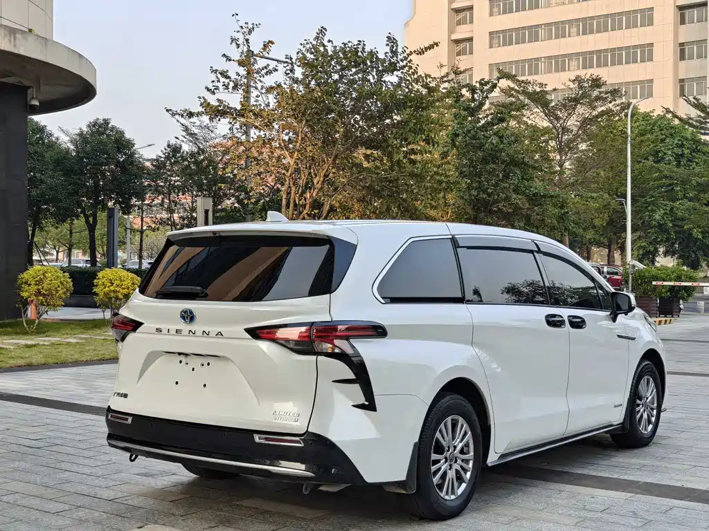 Toyota Toyota Sienna 2021 2.5L Hybrid Premium Edition 2022 - thumbnail 5