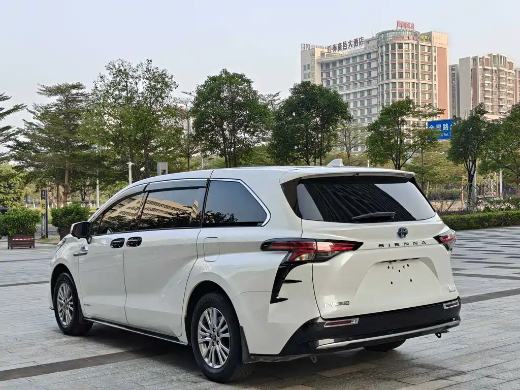 Toyota Toyota Sienna 2021 2.5L Hybrid Premium Edition 2022 - thumbnail 6