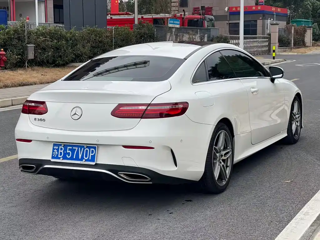 Mercedes-Benz Mercedes-Benz E-Class Coupe E 200 2019 Model 2019 - thumbnail 4