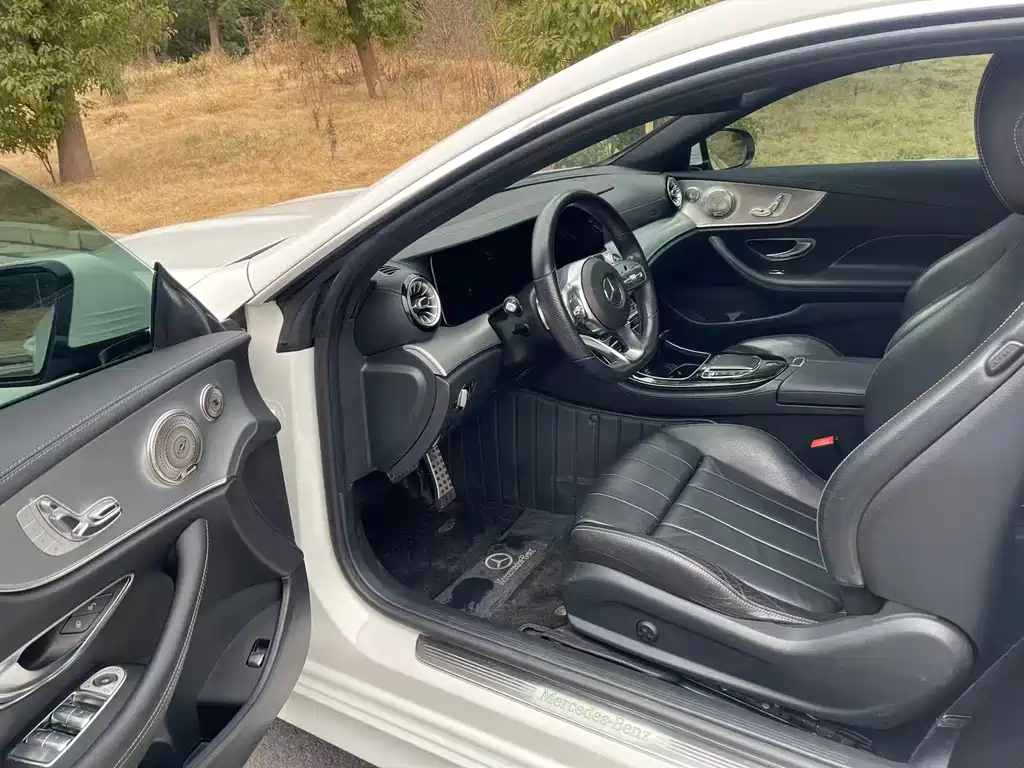 Mercedes-Benz Mercedes-Benz E-Class Coupe E 200 2019 Model 2019 - thumbnail 8