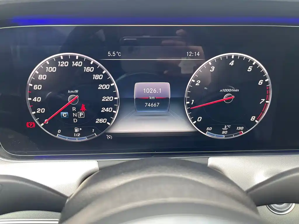 Mercedes-Benz Mercedes-Benz E-Class Coupe E 200 2019 Model 2019 - thumbnail 16