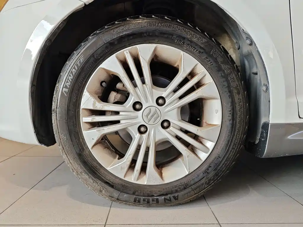 Suzuki Swift 2016 1.5L Manual Fashion Edition 2016 - thumbnail 5
