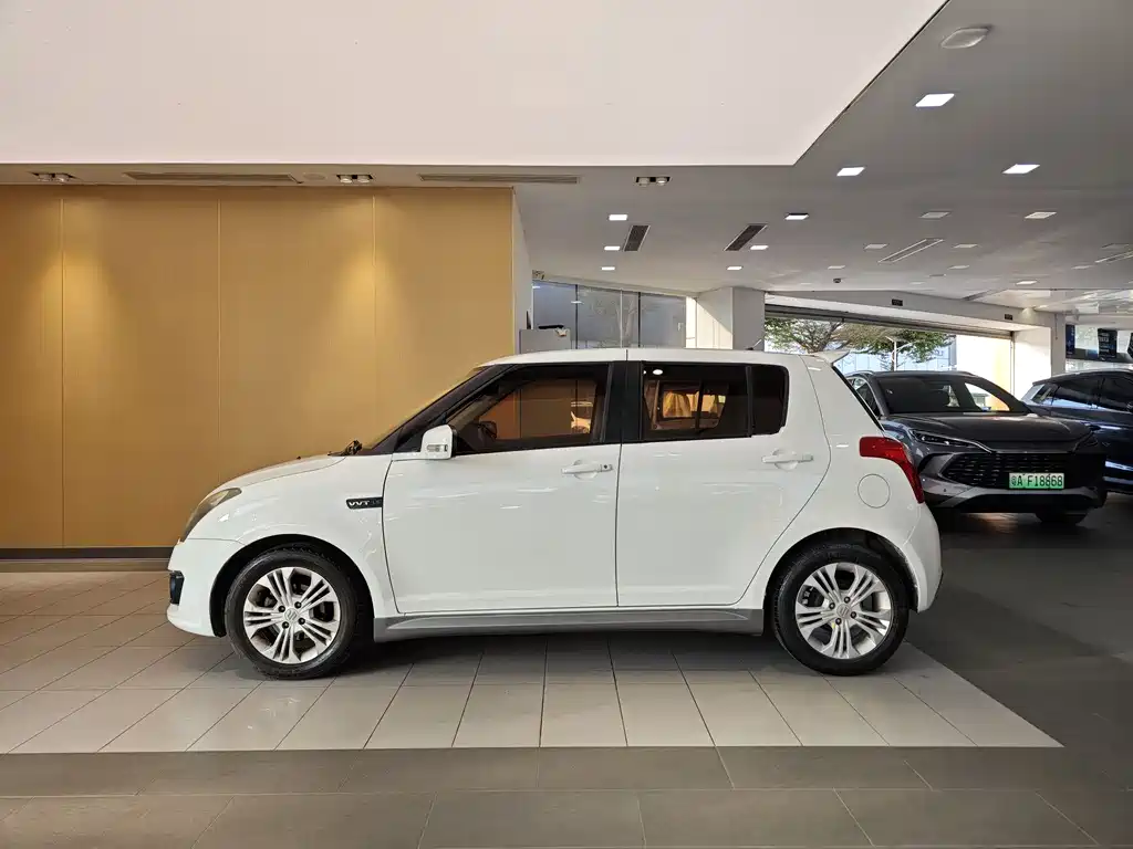 Suzuki Swift 2016 1.5L Manual Fashion Edition 2016 - thumbnail 6