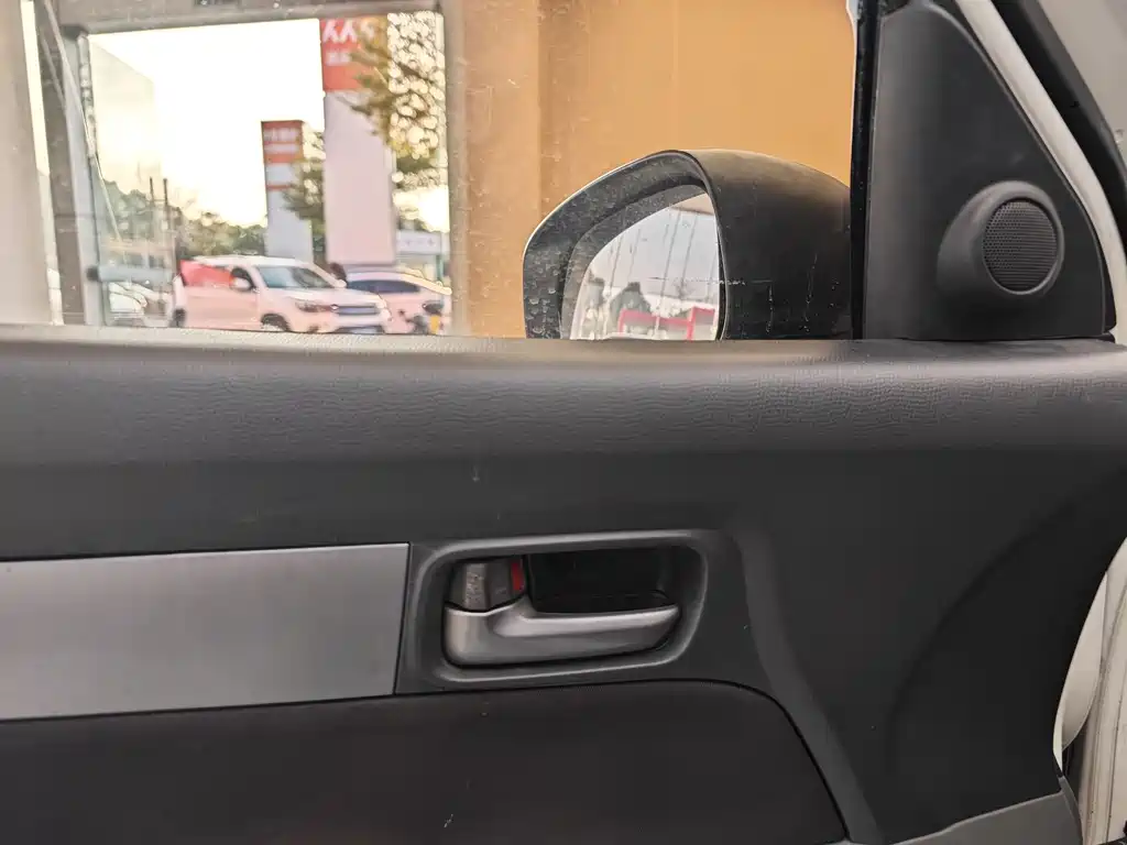 Suzuki Swift 2016 1.5L Manual Fashion Edition 2016 - thumbnail 8