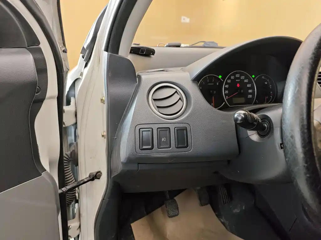 Suzuki Swift 2016 1.5L Manual Fashion Edition 2016 - thumbnail 11