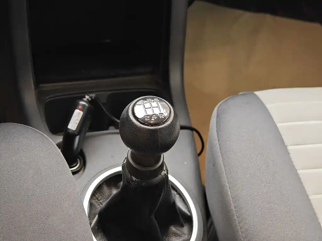 Suzuki Swift 2016 1.5L Manual Fashion Edition 2016 - thumbnail 17