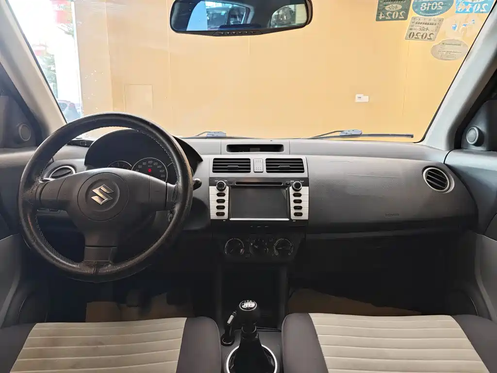 Suzuki Swift 2016 1.5L Manual Fashion Edition 2016 - thumbnail 19