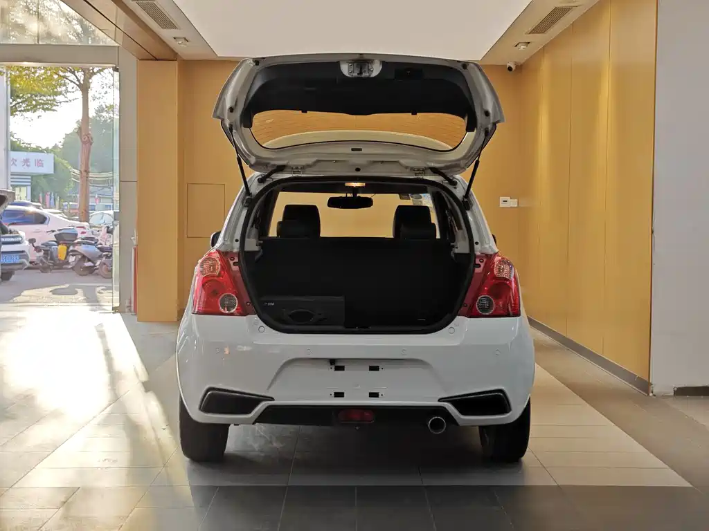 Suzuki Swift 2016 1.5L Manual Fashion Edition 2016 - thumbnail 25