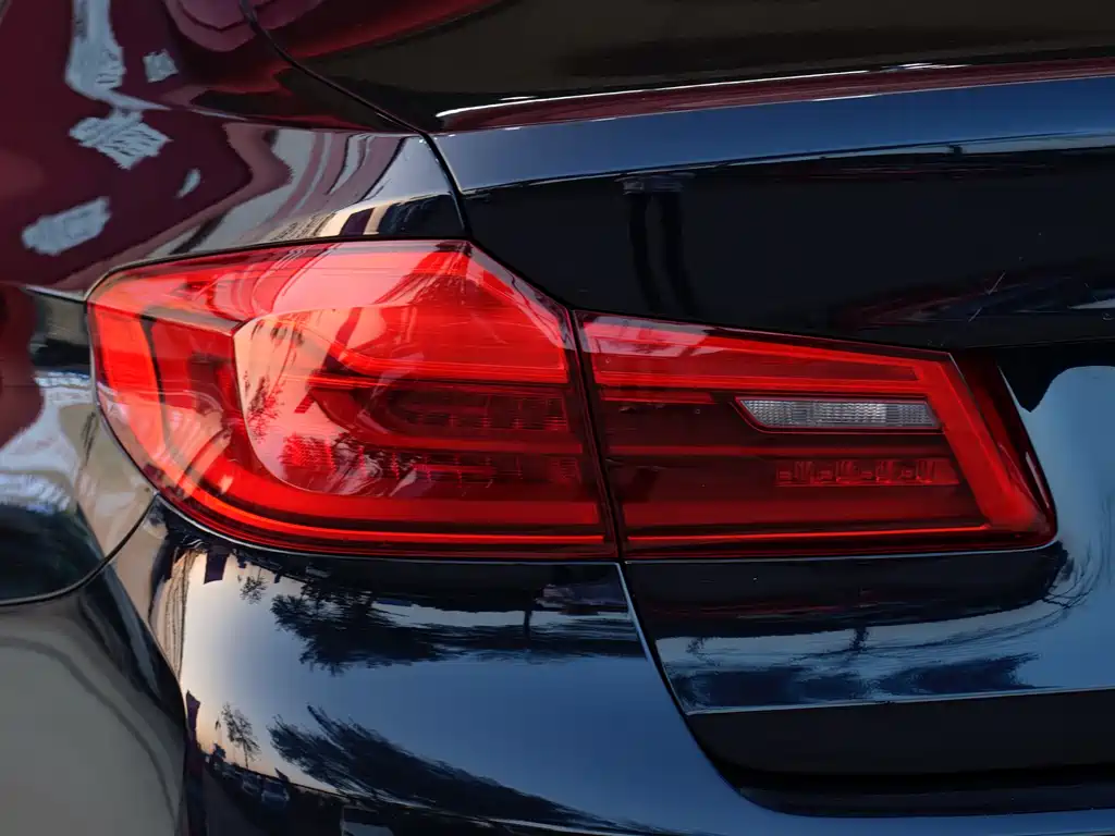 BMW BMW 5 Series 2019 530Li Leading Model M Sport Package 2019 - thumbnail 4