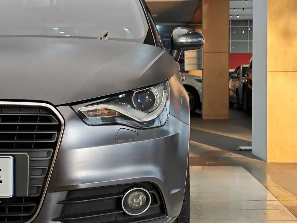 Audi Audi A1 2014 30 TFSI Sportback Comfort Line 2013 - thumbnail 2