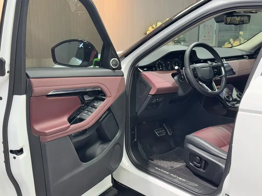 Land Rover Range Rover Evoque 2023 L 249PS Luxury Edition 2023 - thumbnail 4