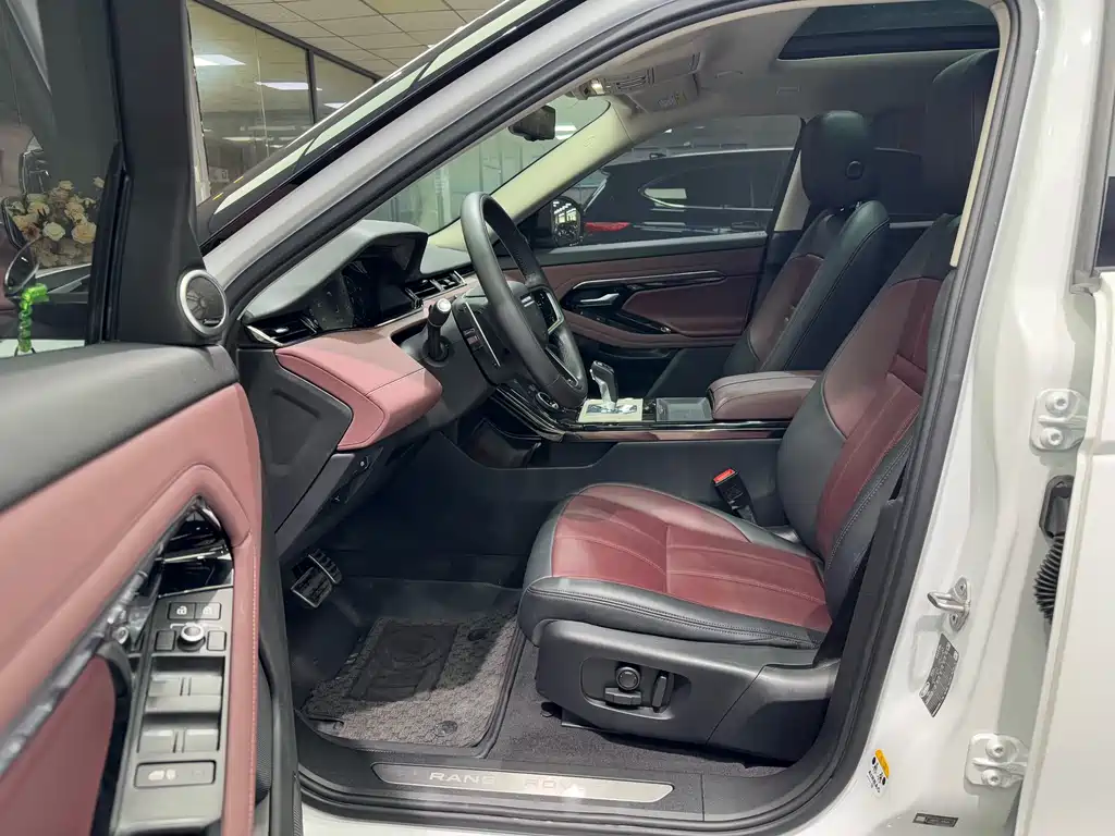 Land Rover Range Rover Evoque 2023 L 249PS Luxury Edition 2023 - thumbnail 5