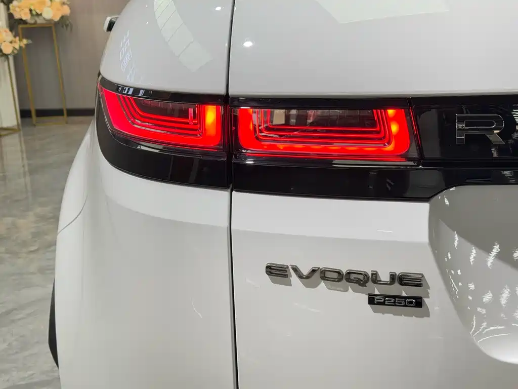 Land Rover Range Rover Evoque 2023 L 249PS Luxury Edition 2023 - thumbnail 26