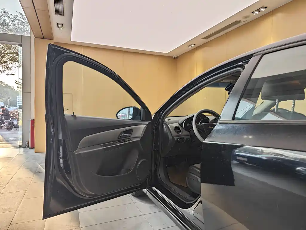 Chevrolet Chevrolet Cruze 2011 1.6L SL MT 2012 - thumbnail 7
