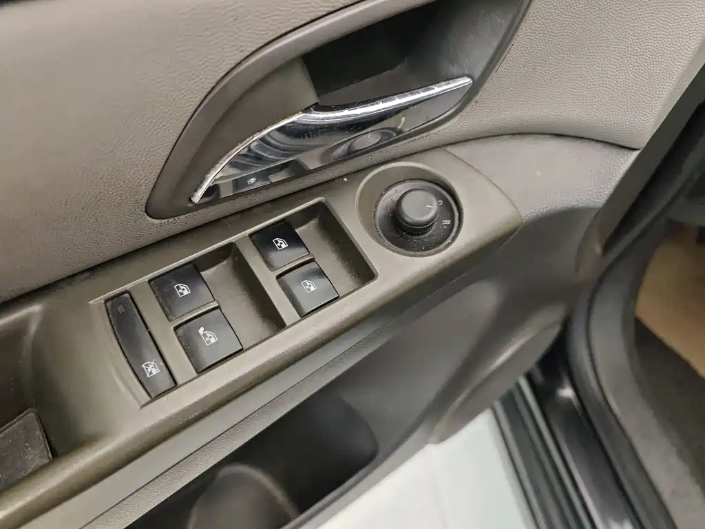 Chevrolet Chevrolet Cruze 2011 1.6L SL MT 2012 - thumbnail 9