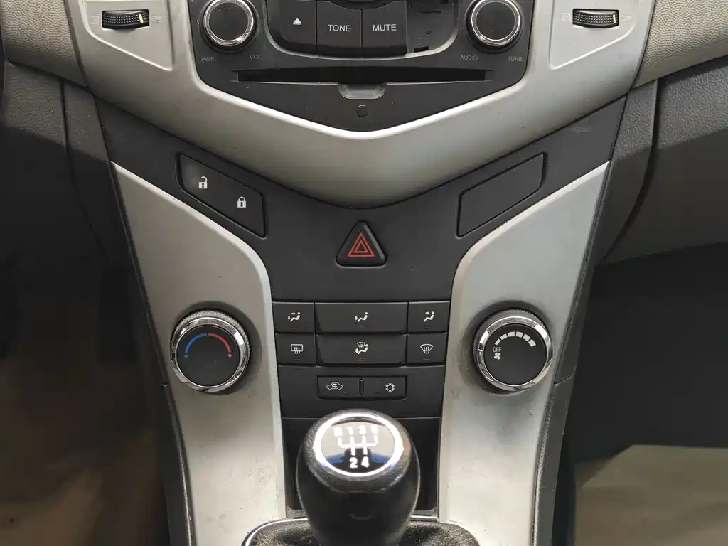 Chevrolet Chevrolet Cruze 2011 1.6L SL MT 2012 - thumbnail 16
