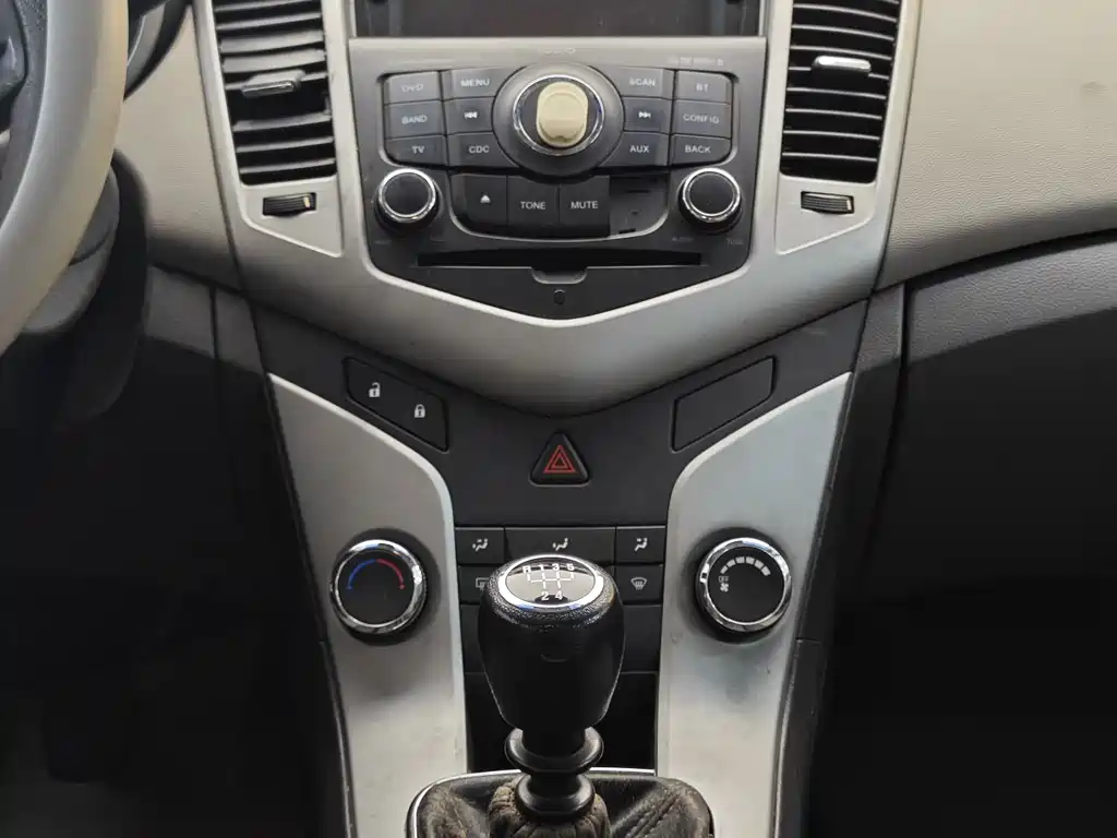 Chevrolet Chevrolet Cruze 2011 1.6L SL MT 2012 - thumbnail 18
