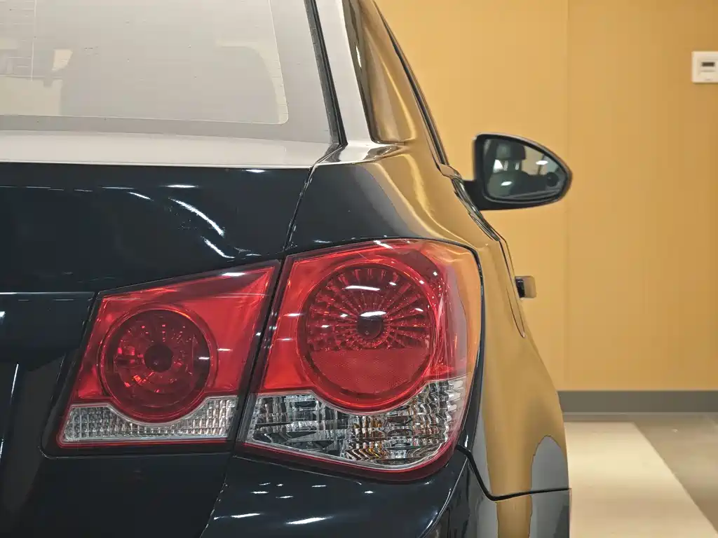 Chevrolet Chevrolet Cruze 2011 1.6L SL MT 2012 - thumbnail 24