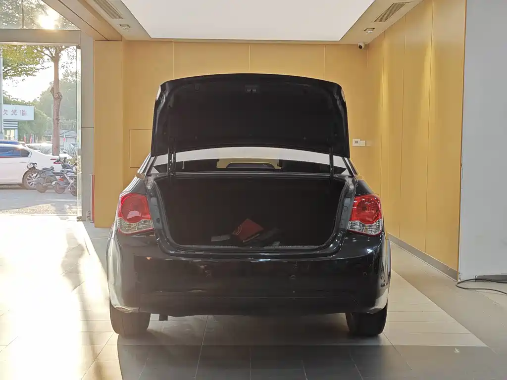 Chevrolet Chevrolet Cruze 2011 1.6L SL MT 2012 - thumbnail 25