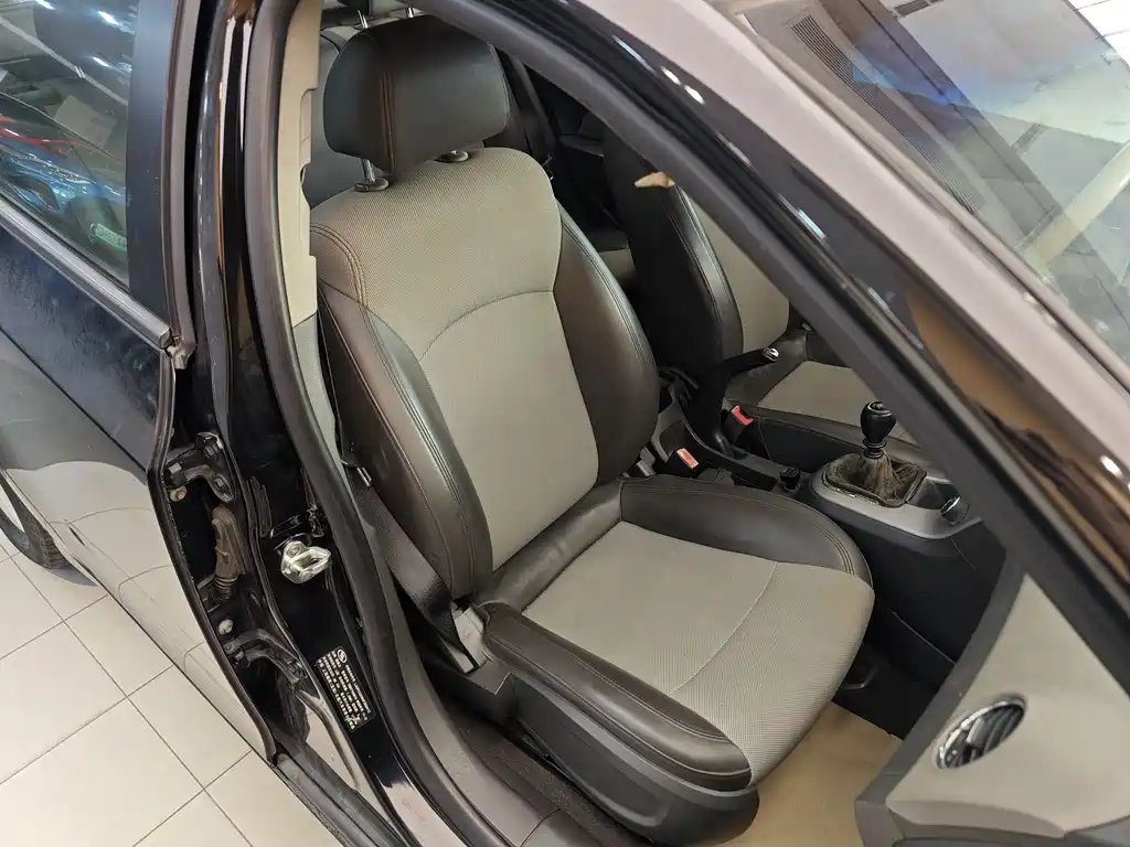 Chevrolet Chevrolet Cruze 2011 1.6L SL MT 2012 - thumbnail 30