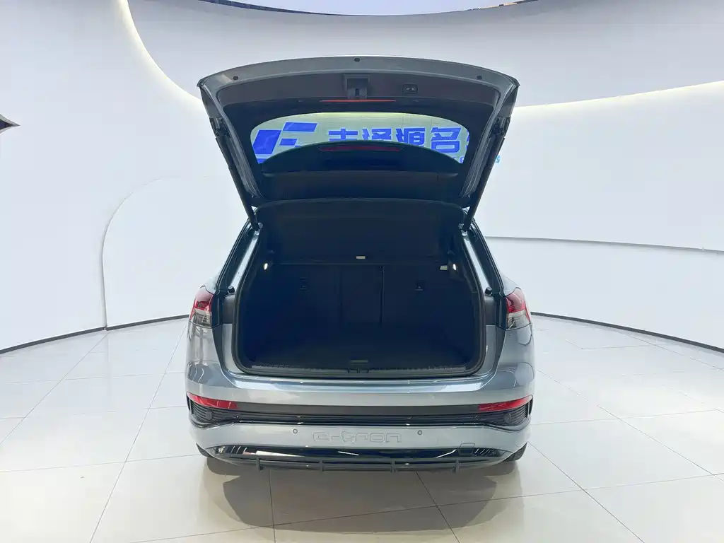 Audi Audi Q4 e-tron 2024 50 e-tron quattro Dark Night Edition 2024 - thumbnail 6