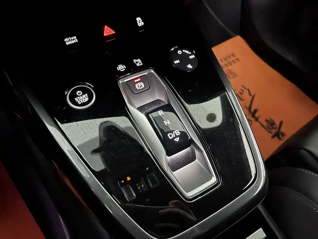 Audi Audi Q4 e-tron 2024 50 e-tron quattro Dark Night Edition 2024 - thumbnail 12