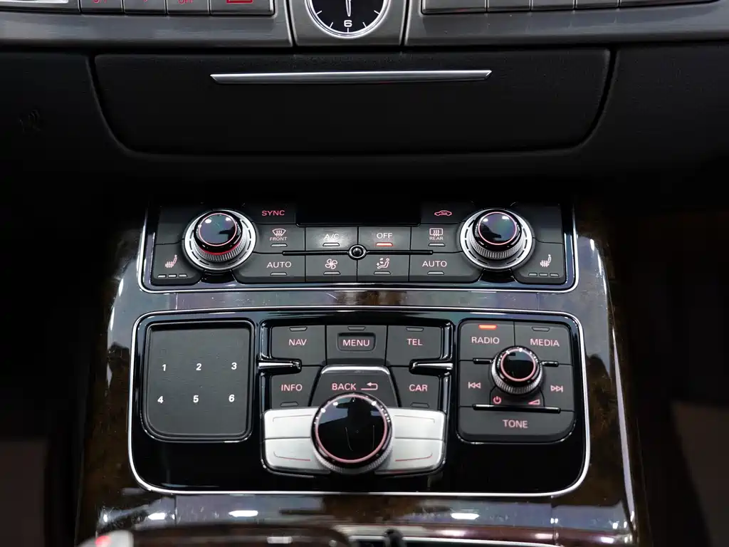 Audi Audi A8 2013 A8L 45 TFSI quattro Comfort Line 2015 - thumbnail 10