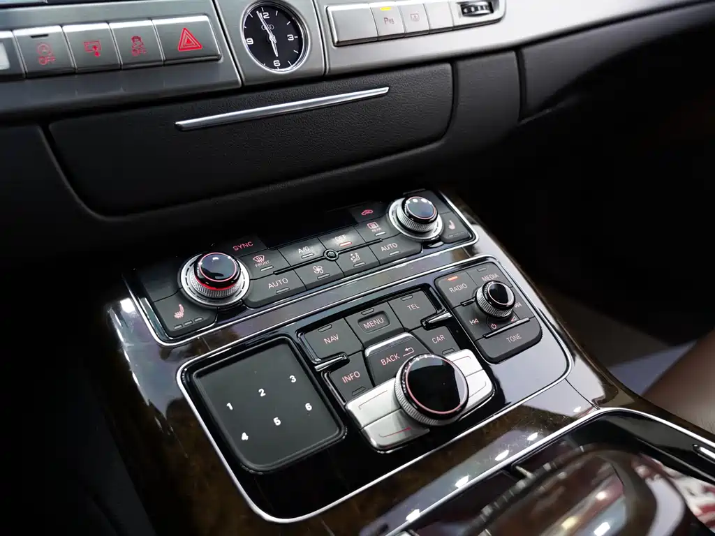 Audi Audi A8 2013 A8L 45 TFSI quattro Comfort Line 2015 - thumbnail 12