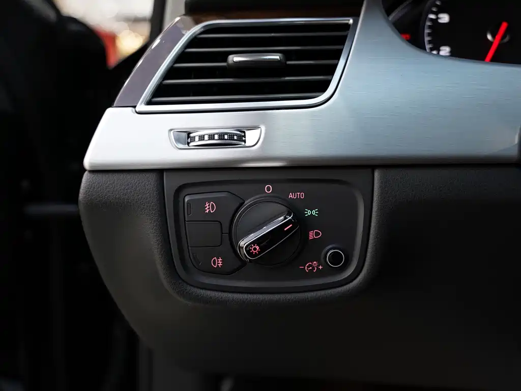 Audi Audi A8 2013 A8L 45 TFSI quattro Comfort Line 2015 - thumbnail 15