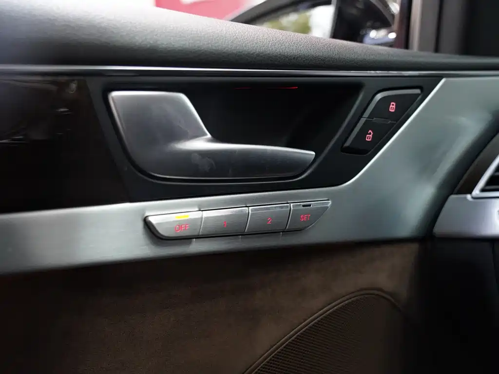 Audi Audi A8 2013 A8L 45 TFSI quattro Comfort Line 2015 - thumbnail 18