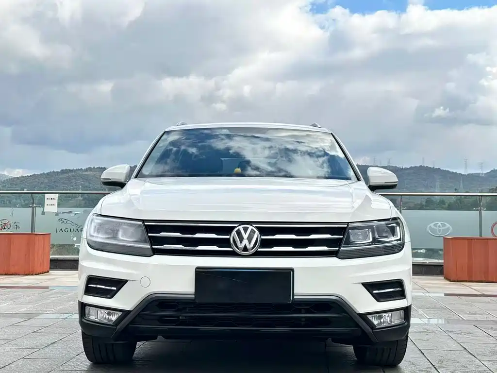 Volkswagen Volkswagen Tiguan L 2019 Facelift 330TSI Automatic 2WD Panoramic Comfort Edition China VI 2020 - thumbnail 2
